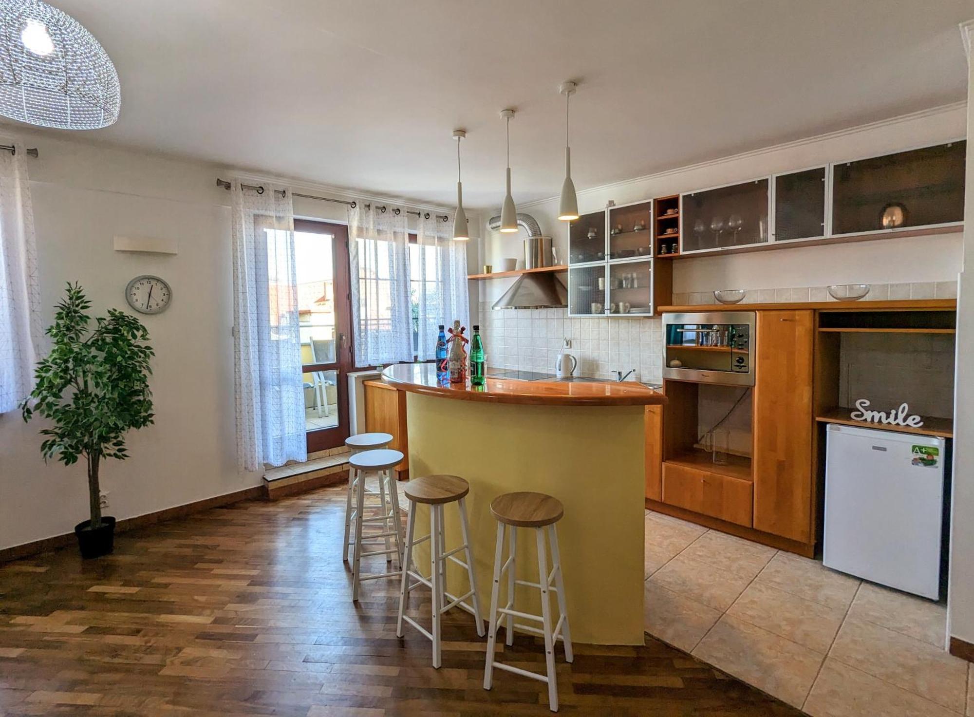 3-Bedroom Apt In Town Square Βρότσλαβ Εξωτερικό φωτογραφία